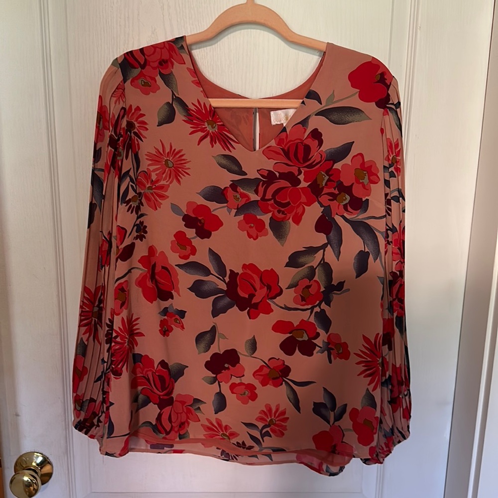 Women’s Dress shirt.